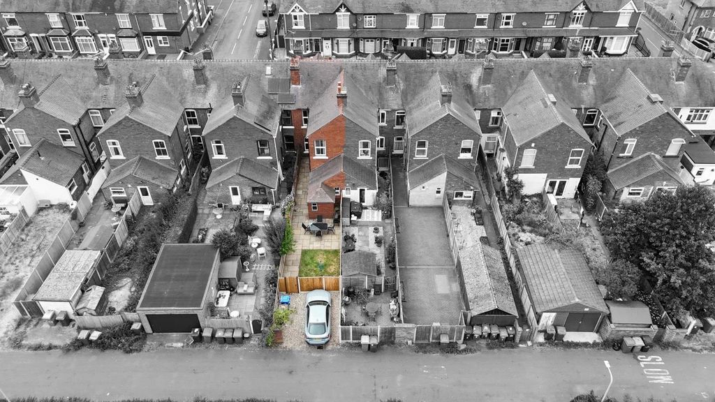 Property photo 3 of 38