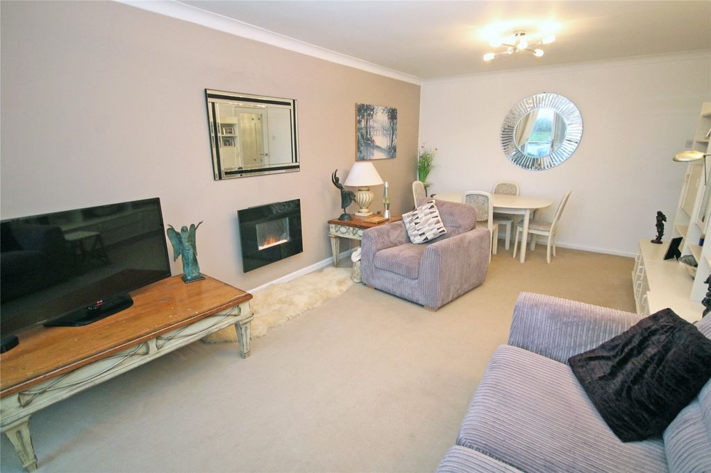 Property photo 3 of 13 Picture No. 32