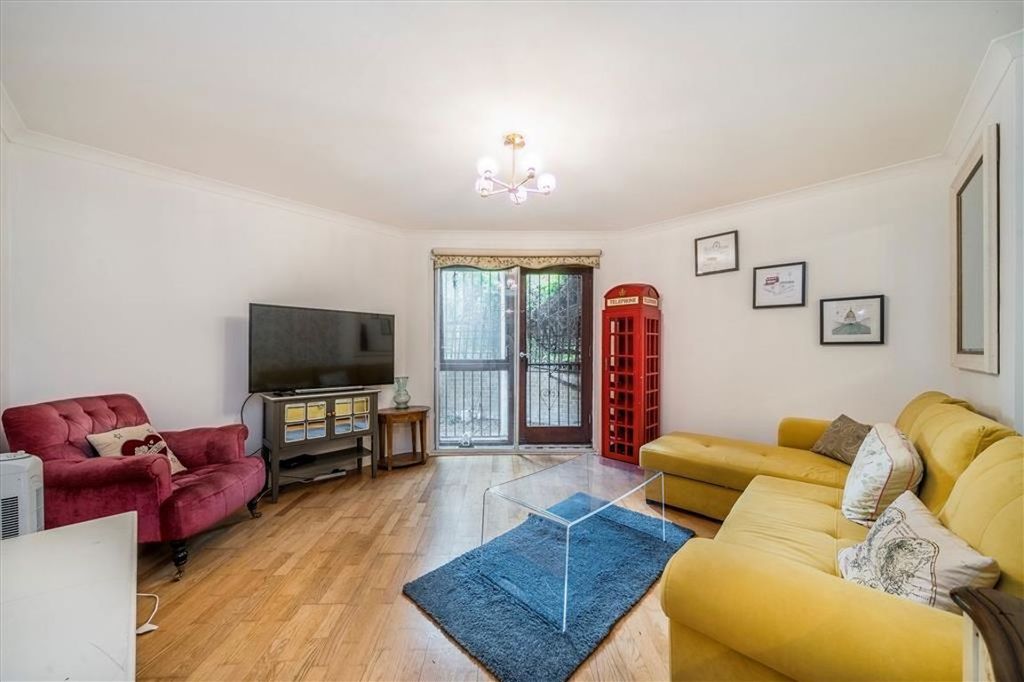 Property photo 2 of 6
