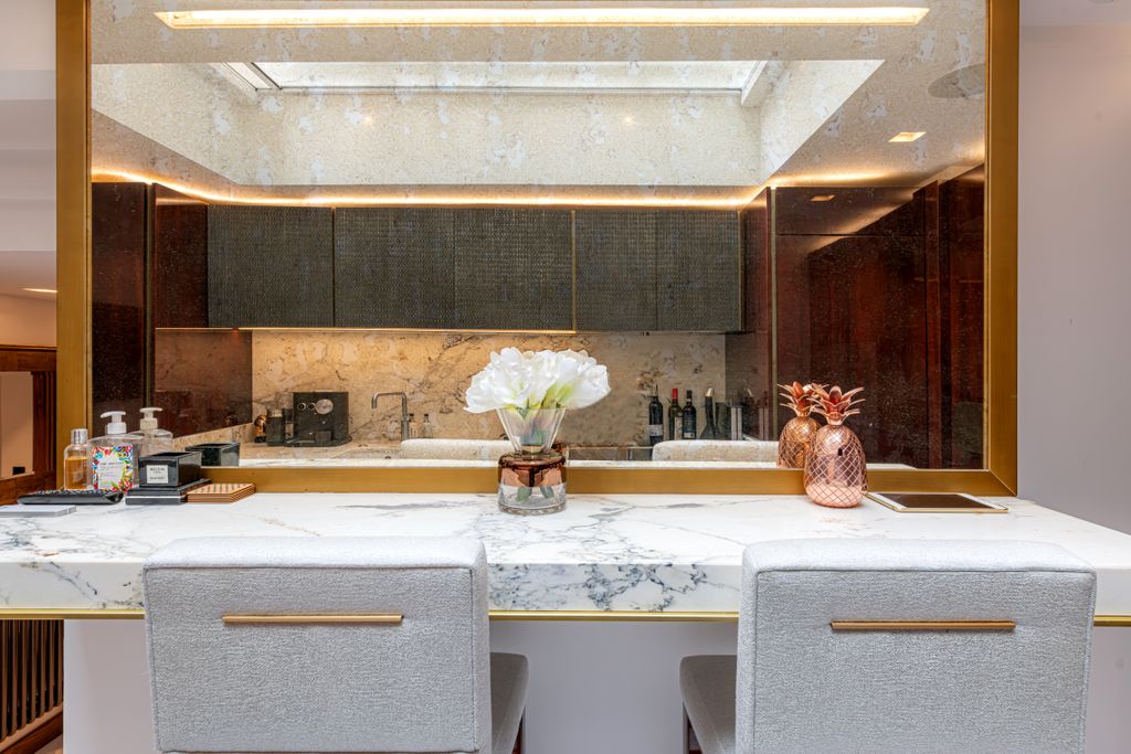 Property photo 2 of 19 Property