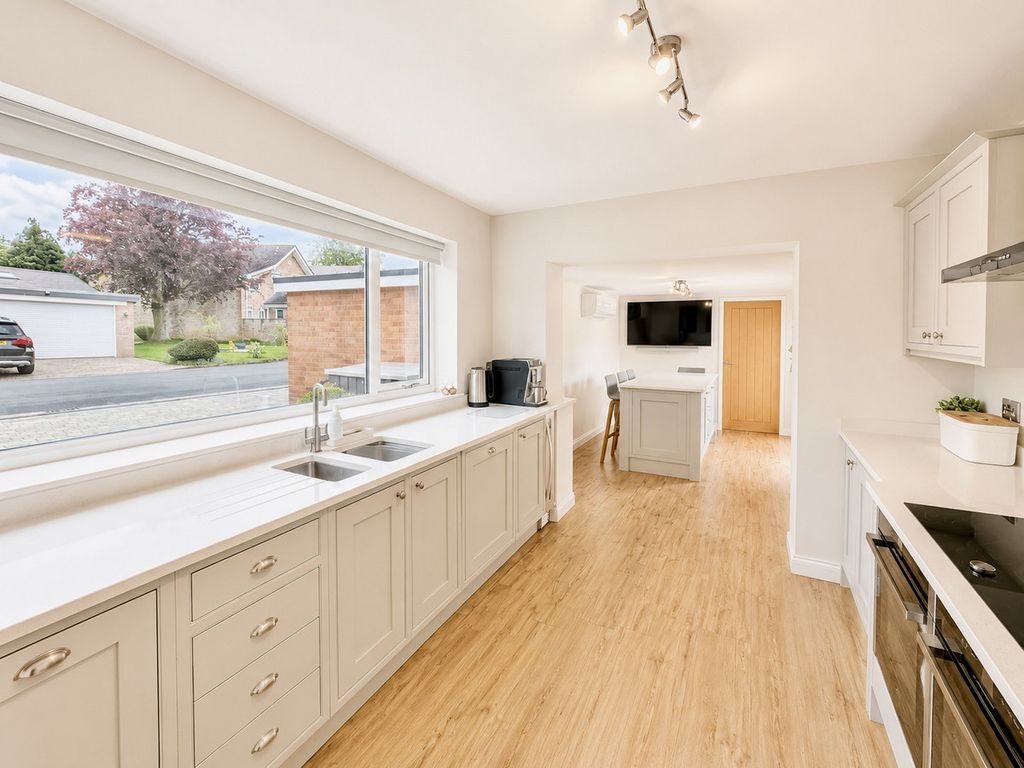 Property photo 2 of 36