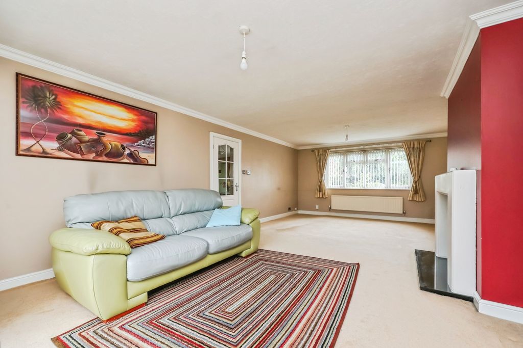 Property photo 3 of 15