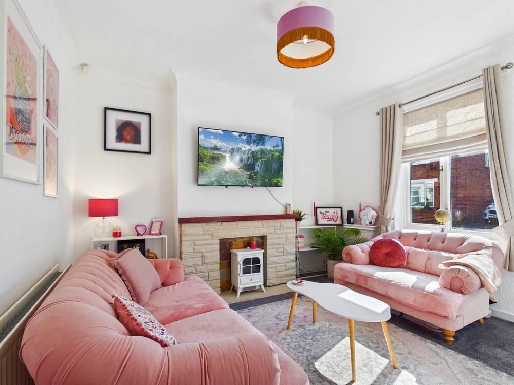 Property photo 2 of 10 Living Room