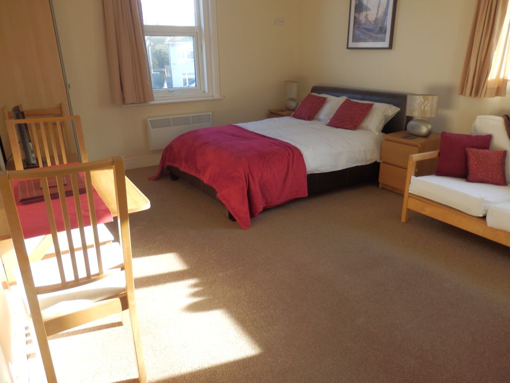 Property photo 1 of 6 Studio