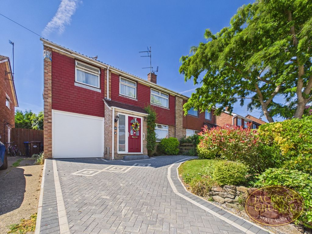 Property photo 1 of 15 Whitefield Road
