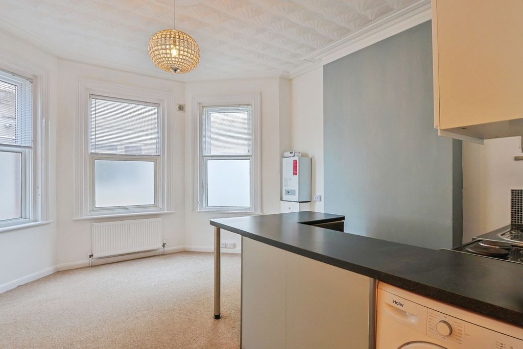 Property photo 3 of 19 Pbox-Img.Jpg