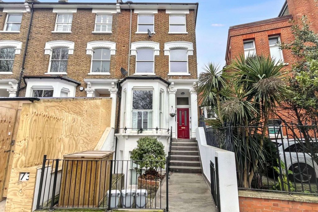 Property photo 1 of 11 72C Brook Green, London, W6 7Be