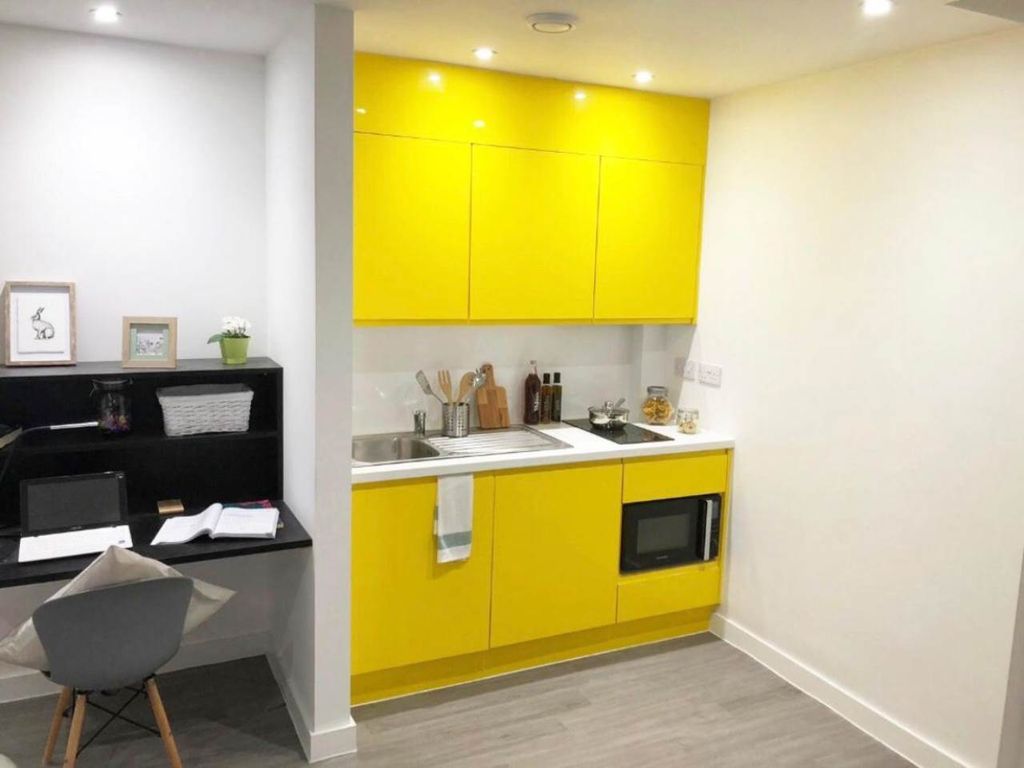 Property photo 1 of 6 2