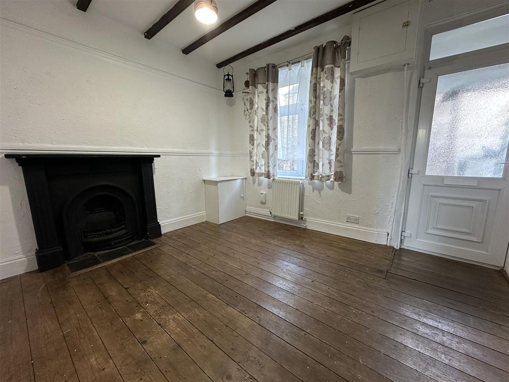 Property photo 3 of 14 Dining Room