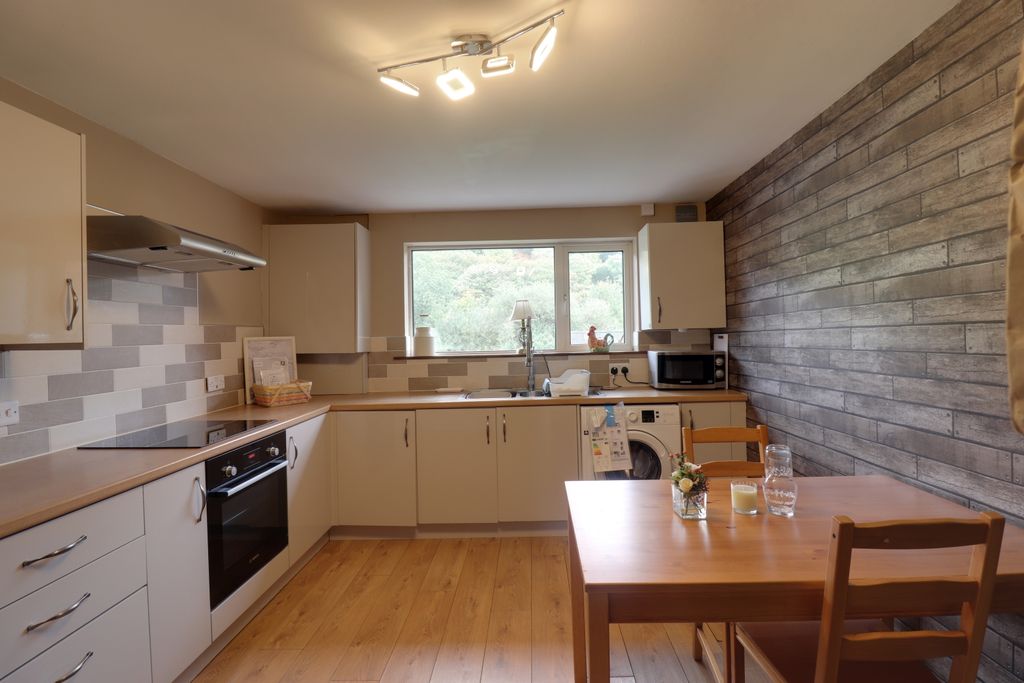 Property photo 3 of 14 Kitchen 1A