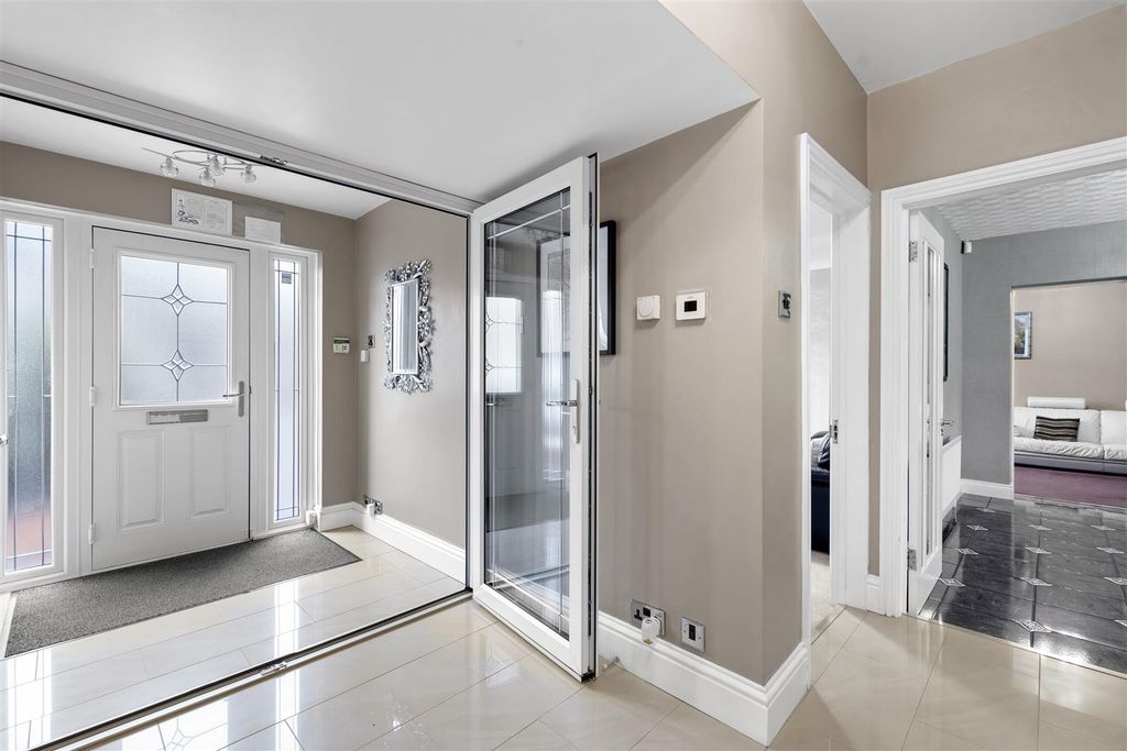 Property photo 2 of 38