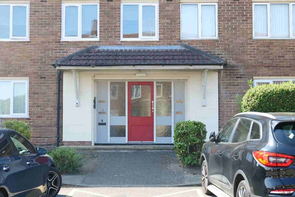 Property photo 3 of 6