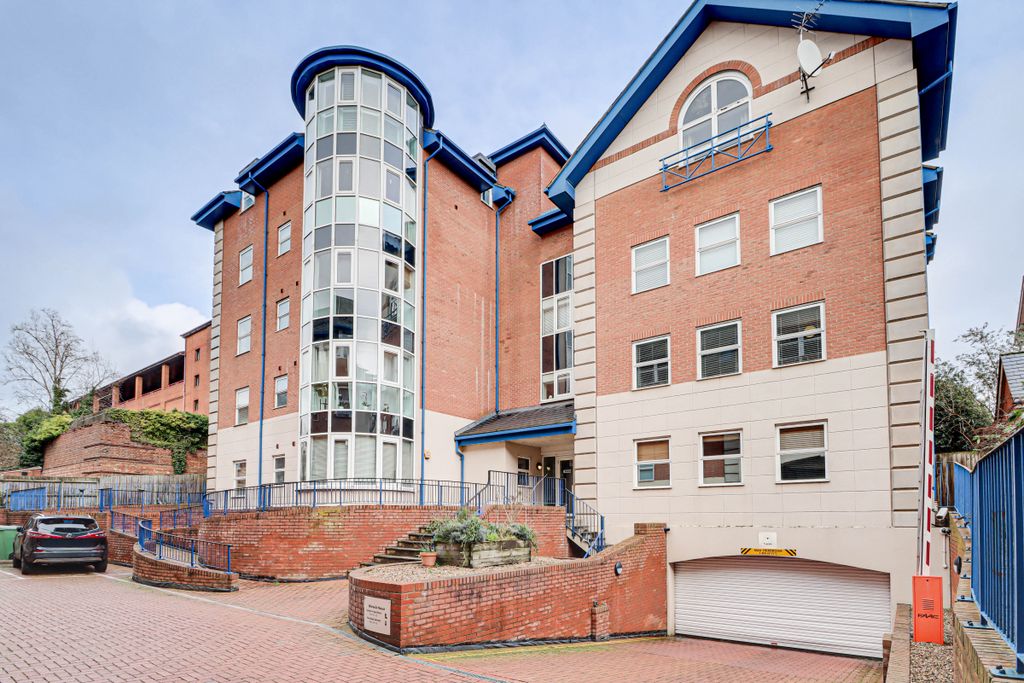 Property photo 1 of 13 Front View