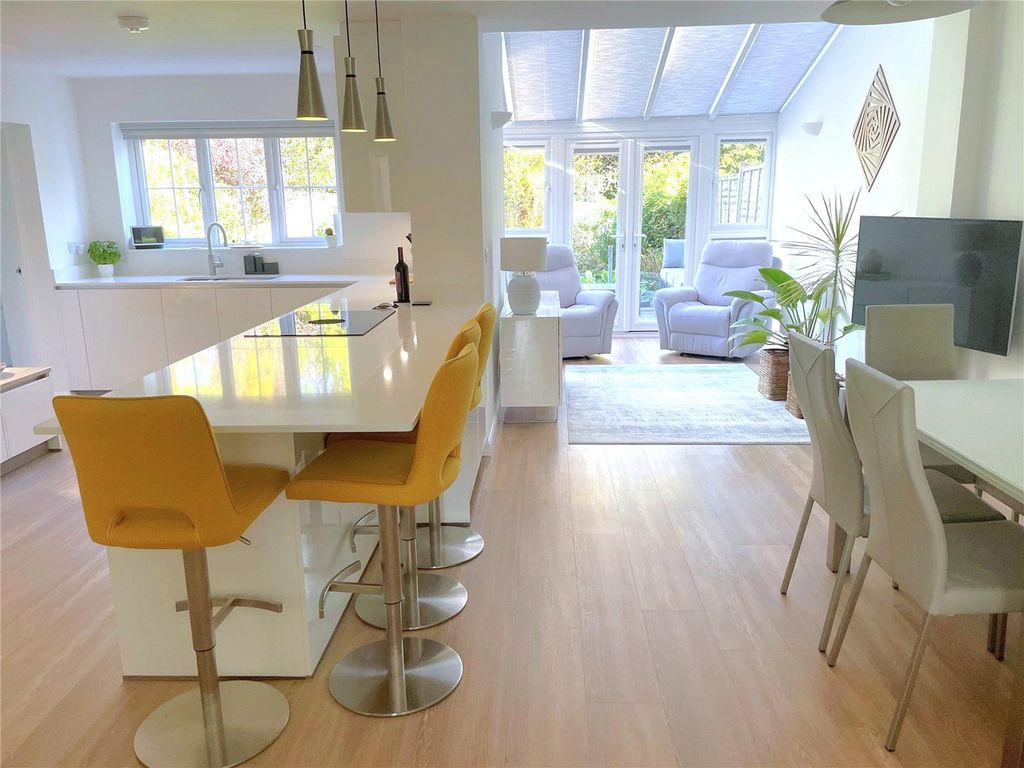 Property photo 2 of 32 Kitchen/Dining