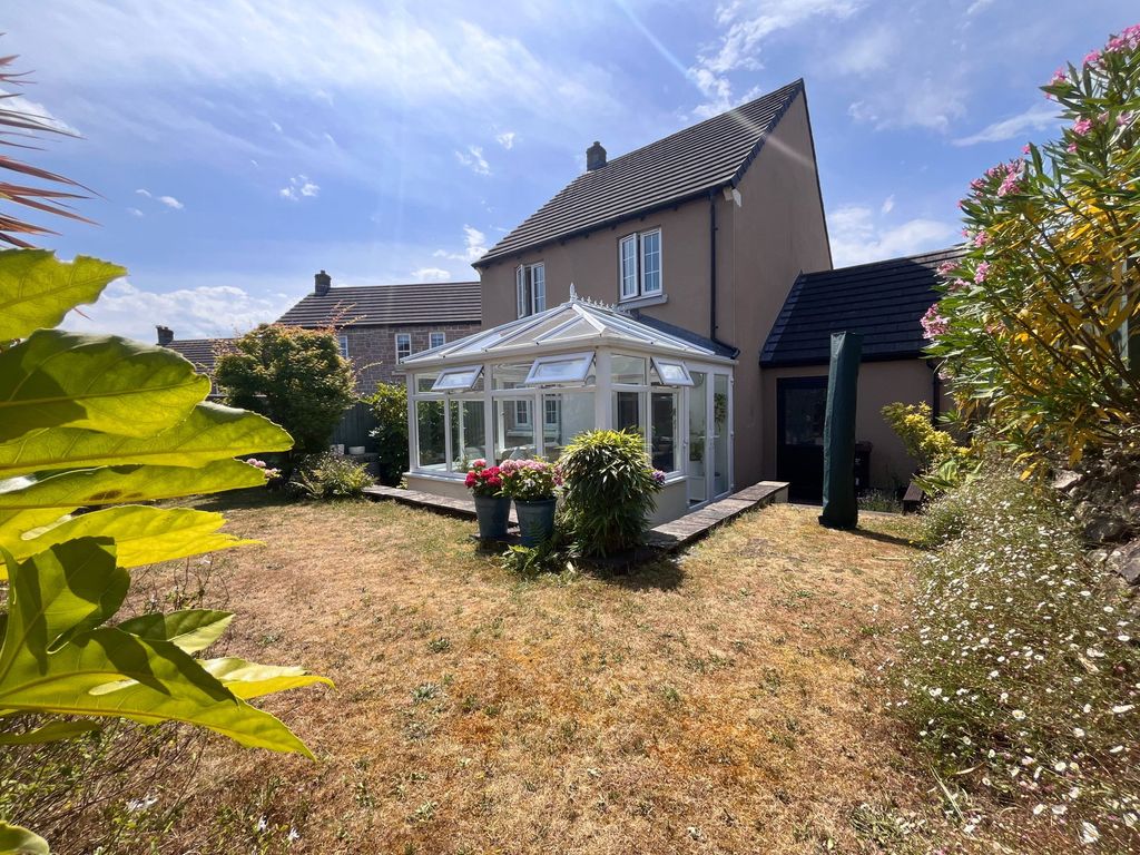 Property photo 2 of 25