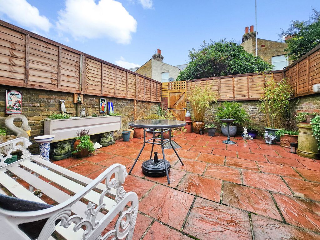 Property photo 3 of 9