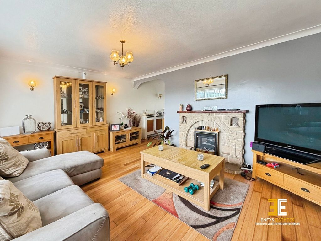 Property photo 3 of 33