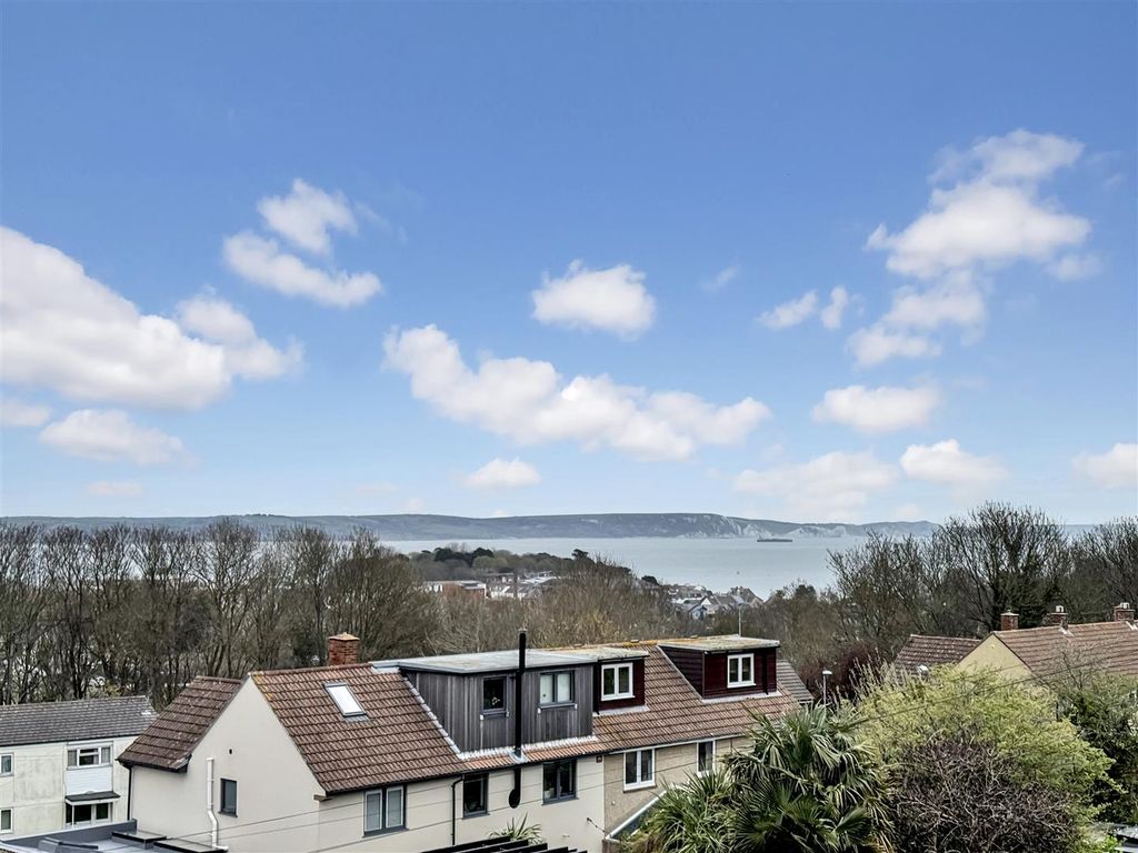 Property photo 2 of 19 16.Jpeg