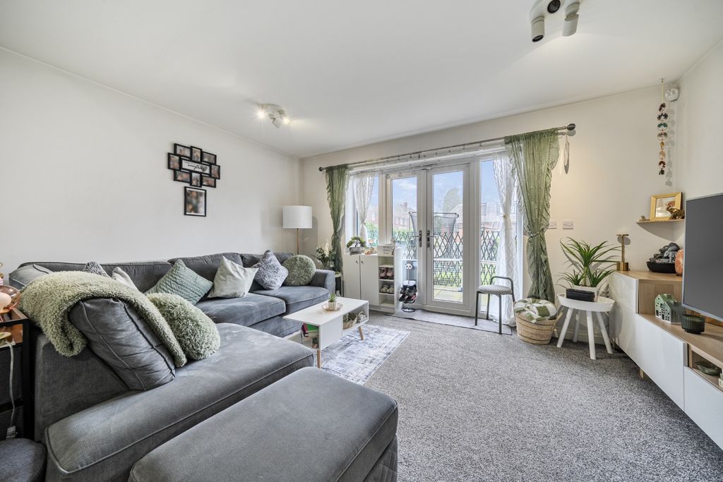 Property photo 1 of 15 4957940