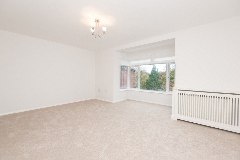 Property photo 1 of 8 (Main)