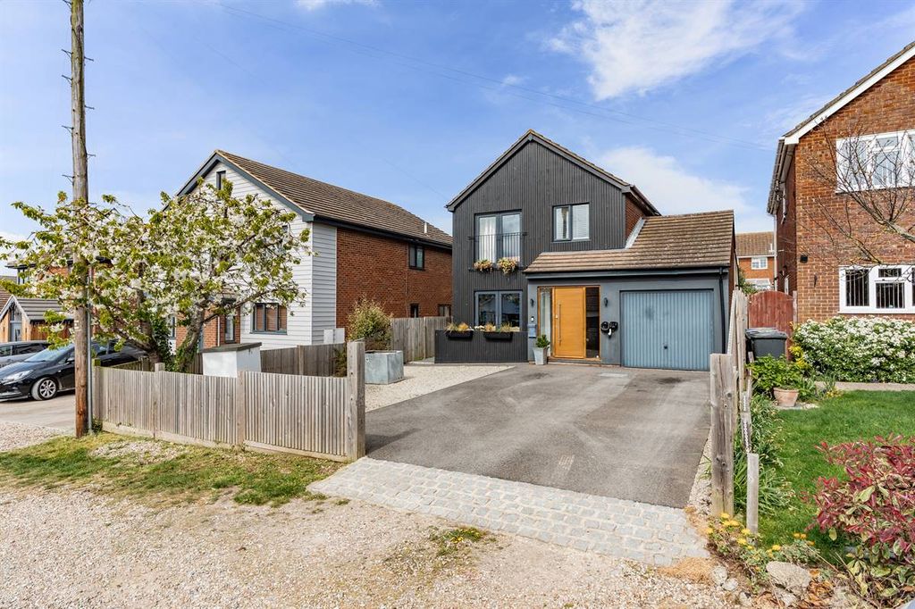 Property photo 1 of 34