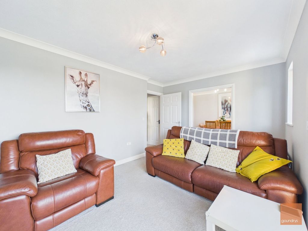 Property photo 3 of 36
