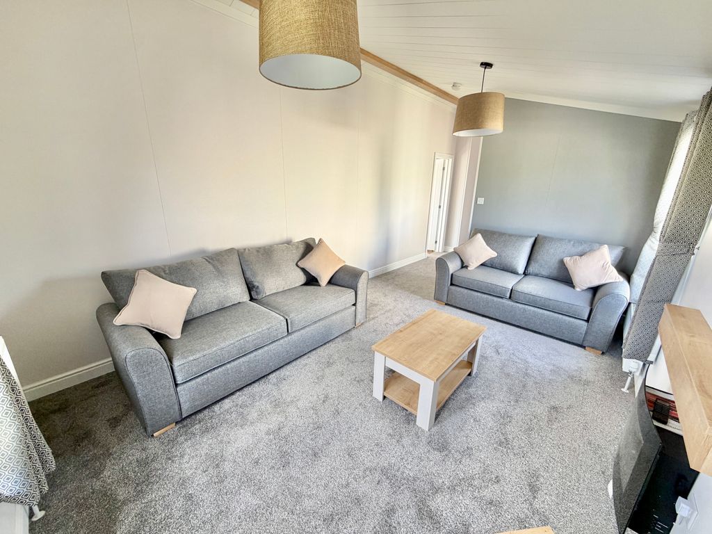 Property photo 2 of 14 Living Room