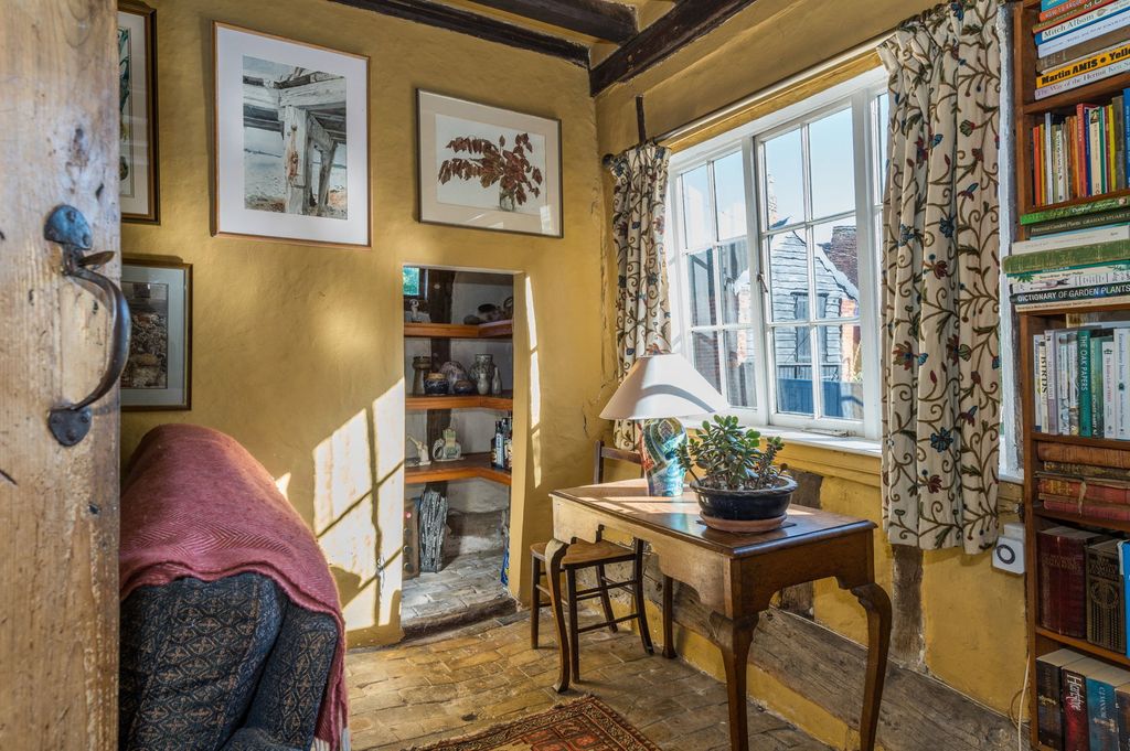 Property photo 3 of 20