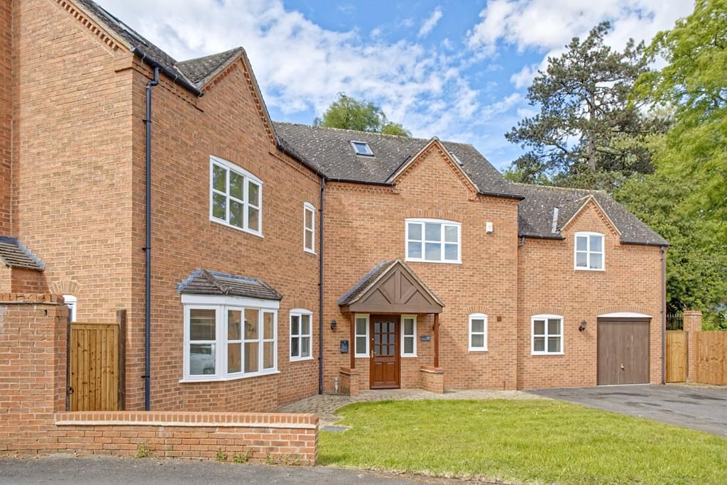 Property photo 2 of 37 260518_69-Longlands-Lane-02.Jpg