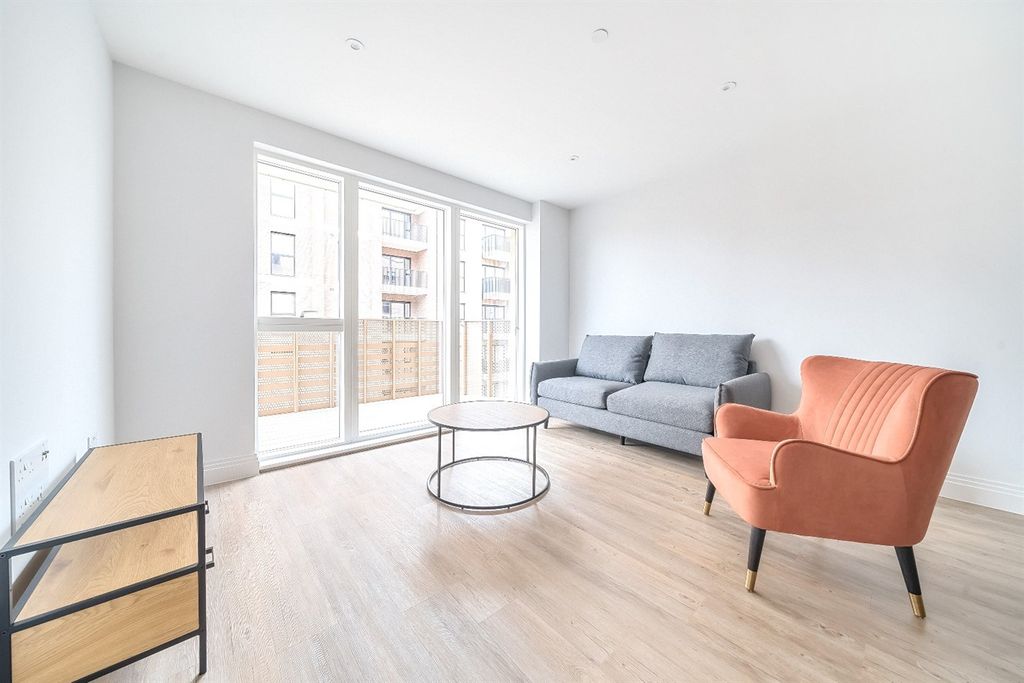 Property photo 3 of 9 Lounge