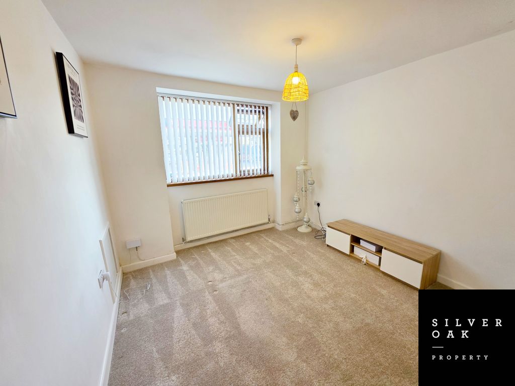 Property photo 3 of 10 3