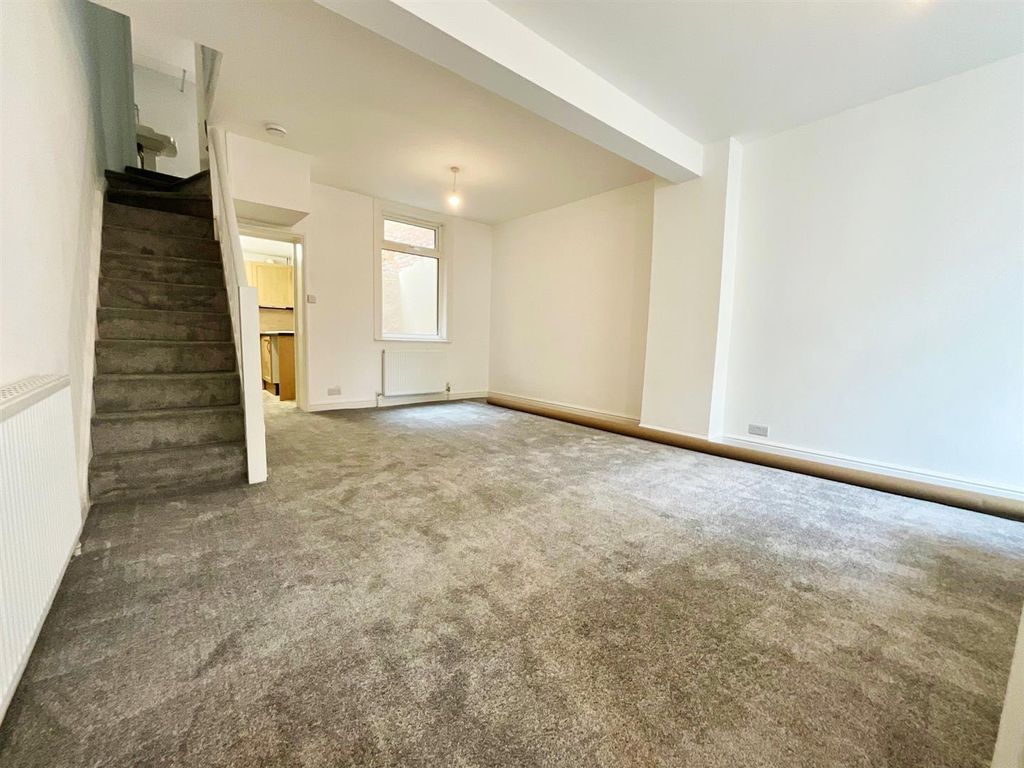 Property photo 2 of 12 4.Jpg