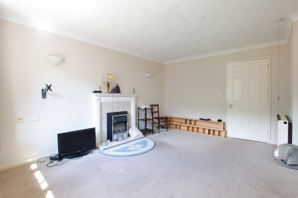 Property photo 3 of 11