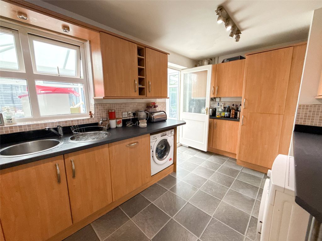 Property photo 2 of 23 Kitchen