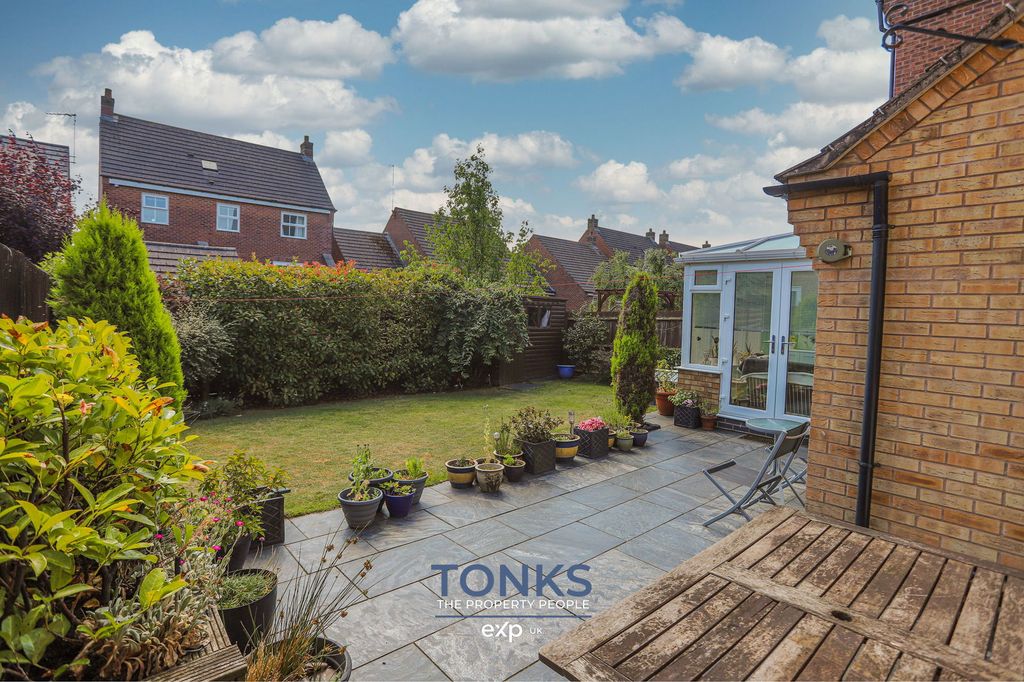 Property photo 2 of 20