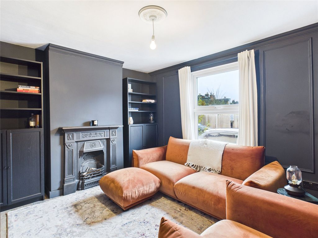 Property photo 2 of 16 Living Room