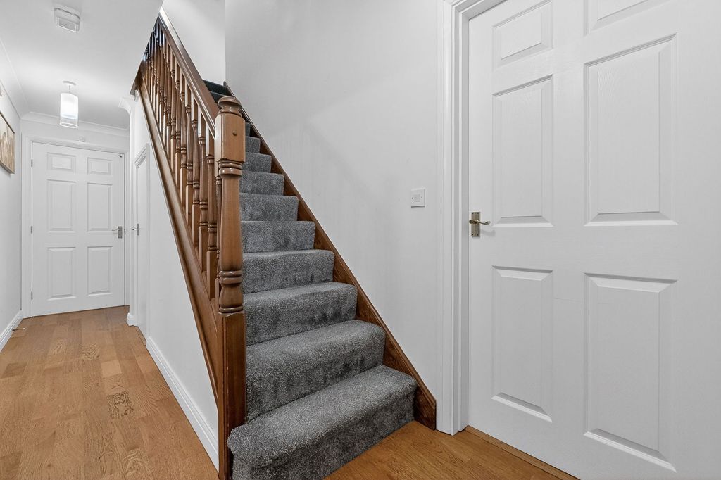 Property photo 2 of 35