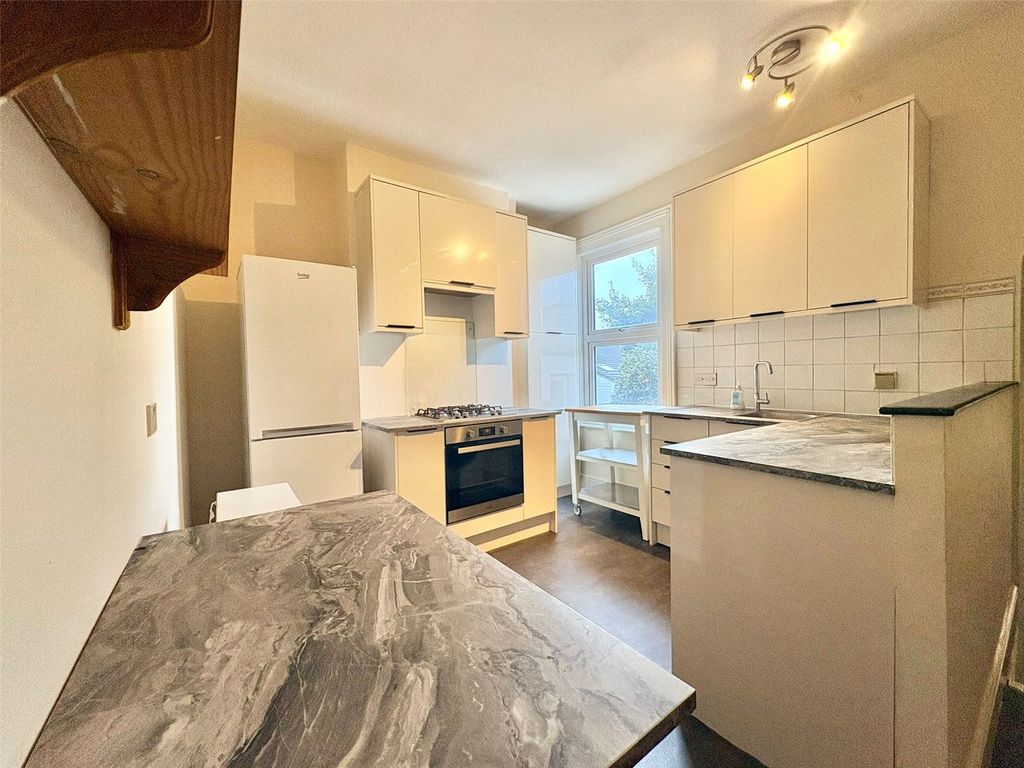 Property photo 3 of 9 Kitchen