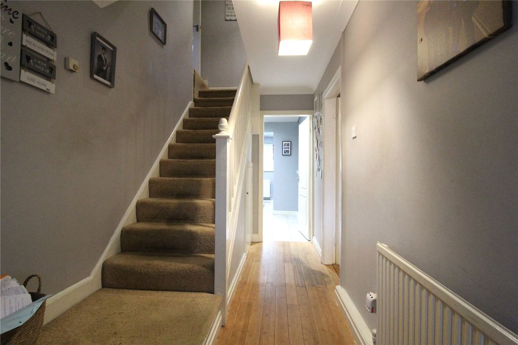 Property photo 2 of 16 Picture No. 12