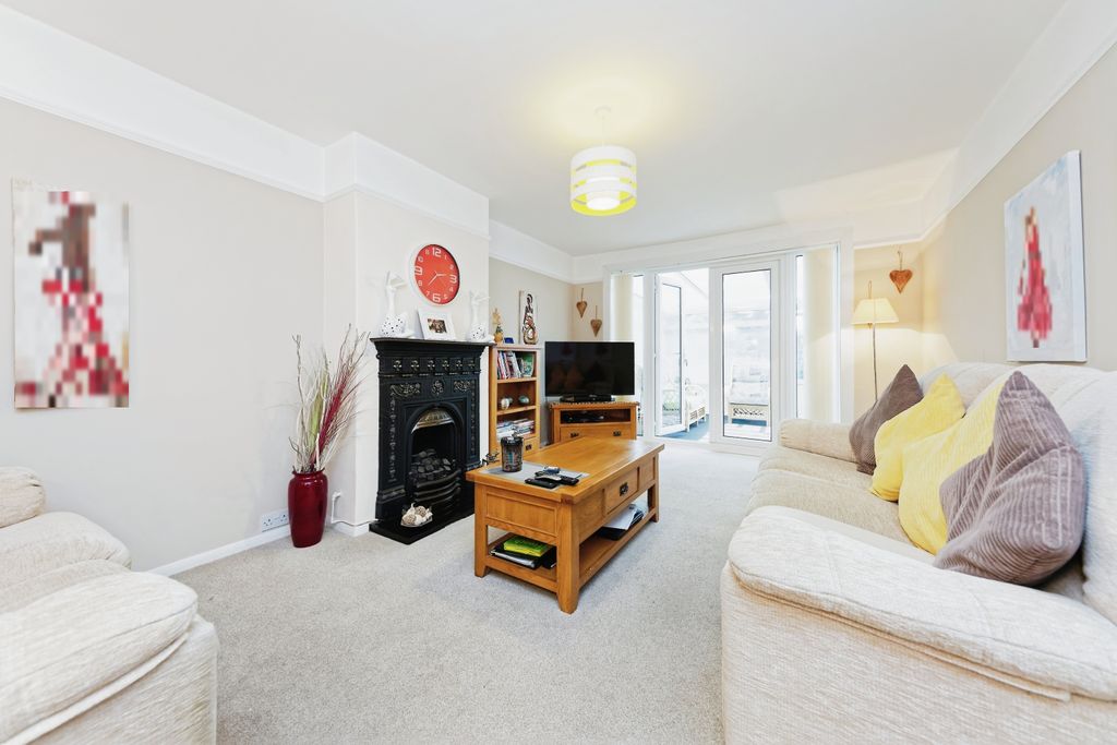 Property photo 3 of 17 Photography