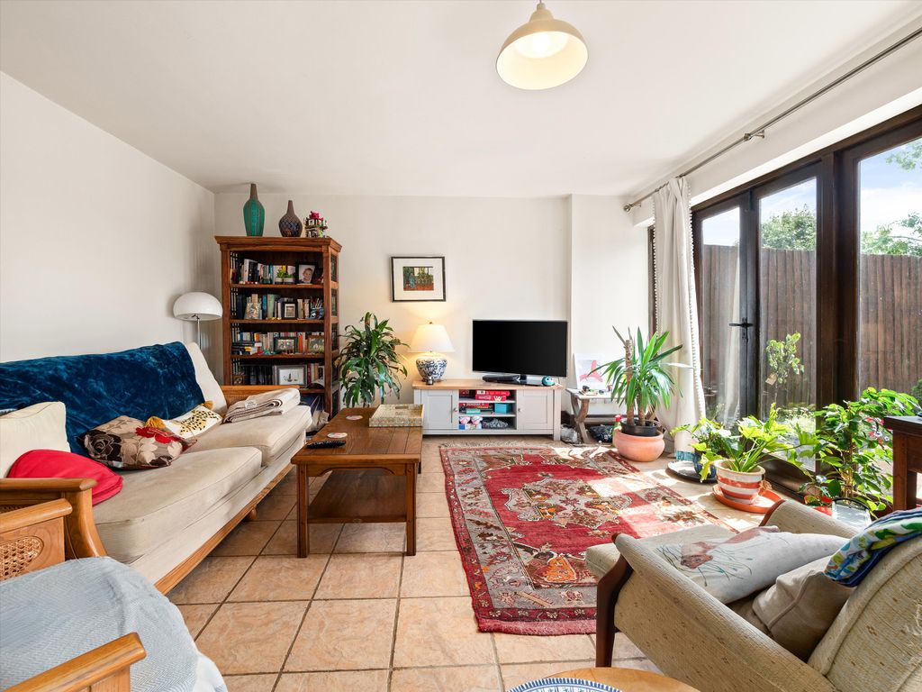 Property photo 2 of 17 Image