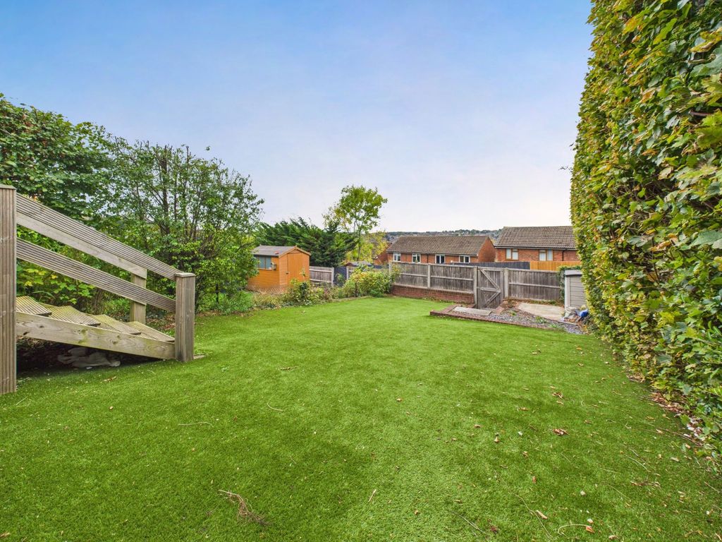 Property photo 3 of 17 Garden