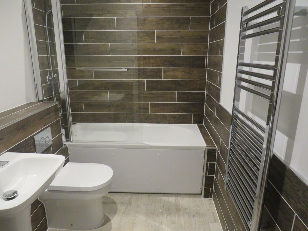 Property photo 2 of 5 Bathroom