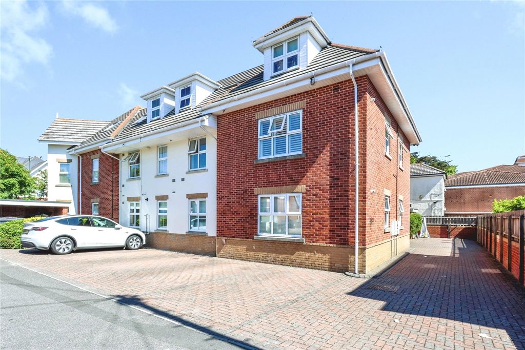 Property photo 1 of 19 Picture No. 29