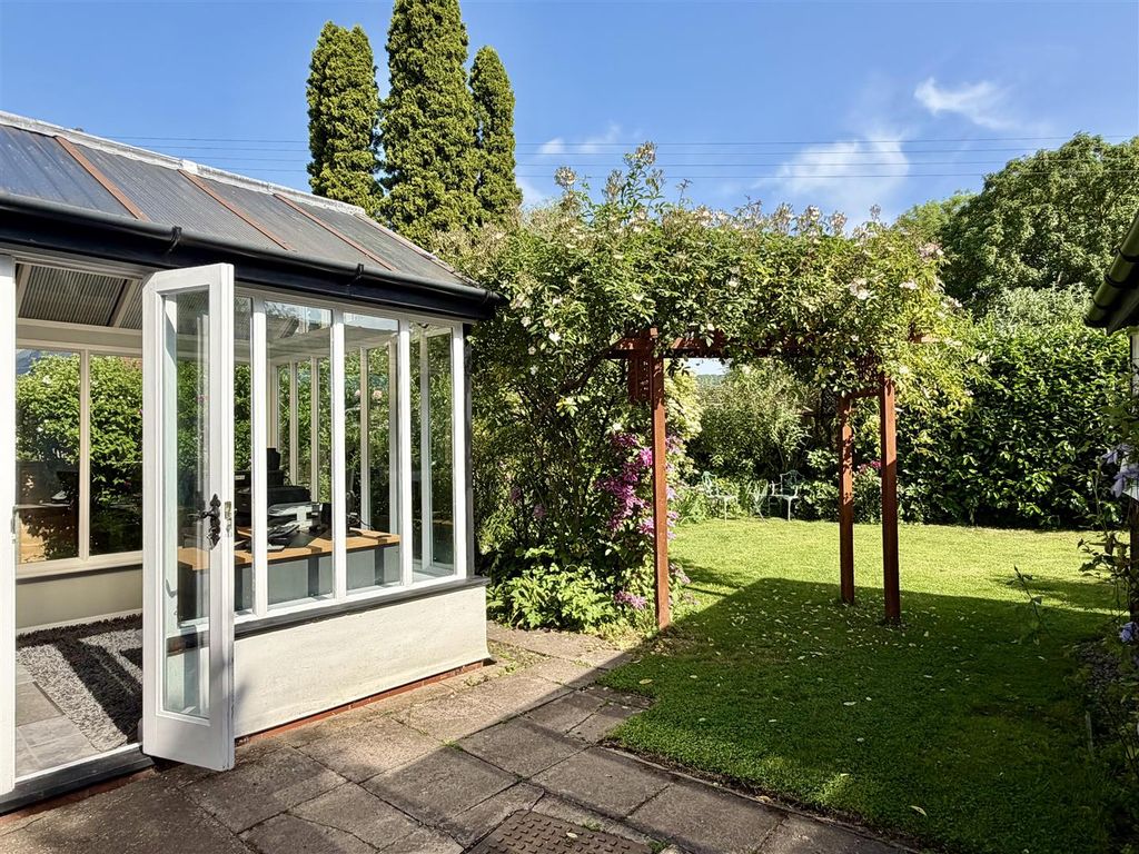 Property photo 3 of 31