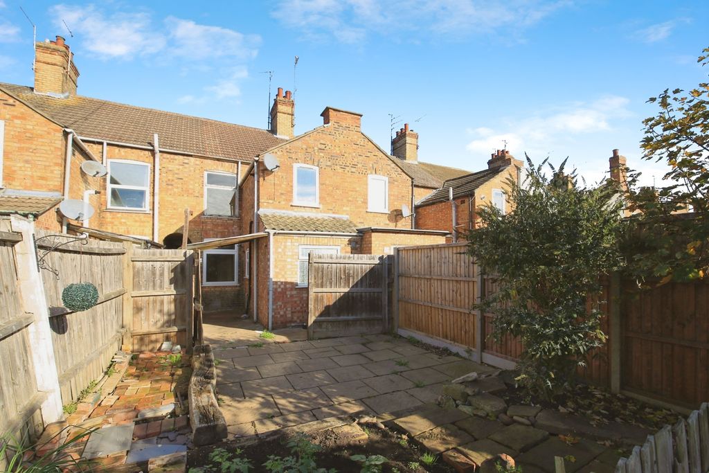 Property photo 2 of 17 Photo