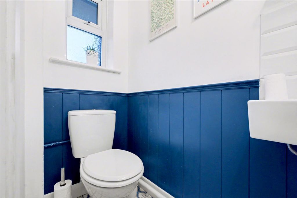 Additional image 10 of 3 bed property for saleThe Cloisters, Nottingham NG9