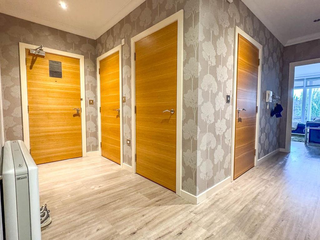 Property photo 3 of 25 45 Majestic Apartments, Onchan (16).Jpg