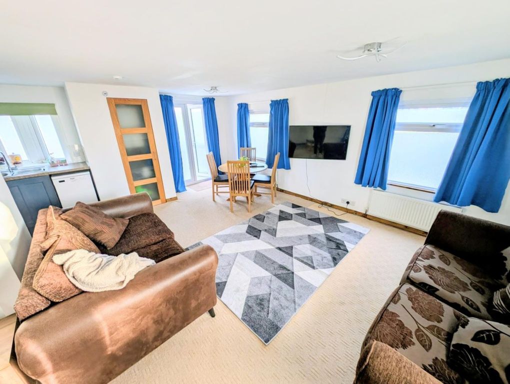 Property photo 3 of 14 Omar Oulton Lodge In Bromyard Living 2