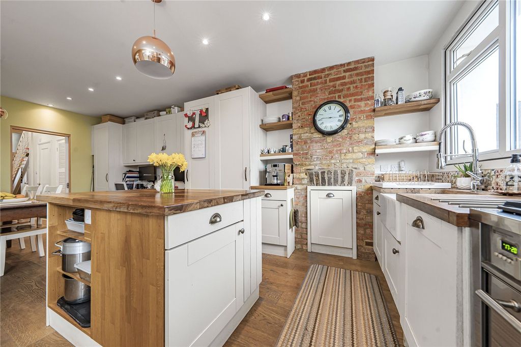 Property photo 3 of 19 Picture No. 10